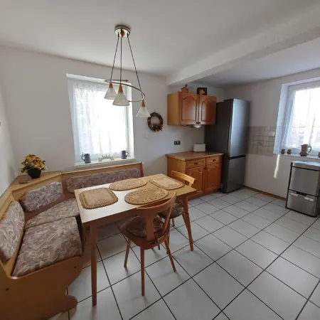 O1 - Gemütliches 70 qm Apartment Отели в г. Графенвёр