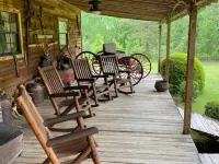 Hawkins Ridge Lodge - Enjoy the Southern Comfort living with a Private Lake