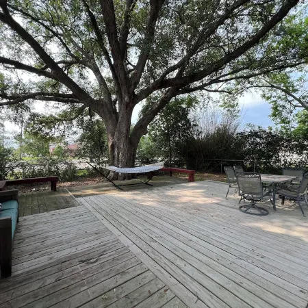 The Cardinal Cottage: Charming 1930s Restored Farmhouse In the Heart of Webster