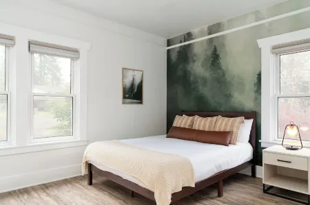 𓇻 Elegant Forest Retreat 𓇻 Starlink, Gourmet Coffee, Outdoor BBQ Отели рядом с достопримечательностью «Парк Тилликум»