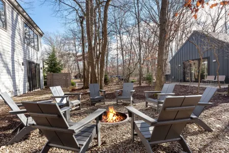 Renew + Relax: Sunny Lakeside Michiana Cottage w/ Hot Tub & Beach