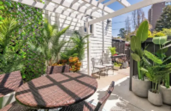 Luxury Retreat with Private Au Pair Suite