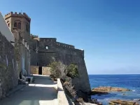 APARTMENT 300M FROM THE BEACH (ON FOOT) Hotels in Corbara
