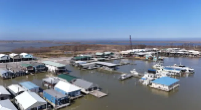 Front Row Venice Marina 3 Beds 1 Bath Sleeps 10 Huge Front Deck W/D Ice Wifi TV