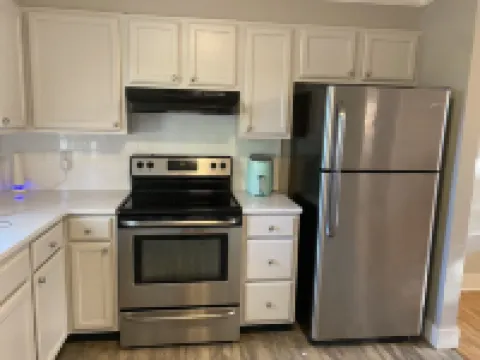 Walking distance to Baum Stadium & Razorback Greenway access across the street!