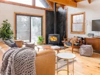 Cozy Catskills Chalet Hotels in Callicoon