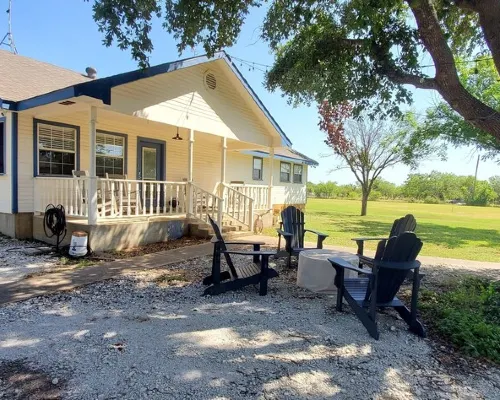 3BR home@Lake Whitney, 2 mins to boat ramps and parks Hotels in Bosque County
