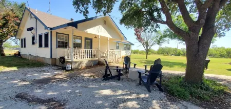 3BR home@Lake Whitney, 2 mins to boat ramps and parks