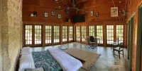 Romantic Secluded Studio with private Koi Pond and huge Natural Pool