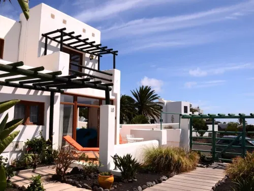 Duplex B16 in a quiet complex with pool 150 m from the sea Các khách sạn ở Charco del Palo