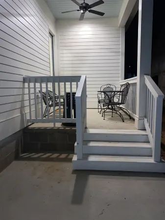 Beautiful/Stylishly decorated 3b/3b! Luxurious and spacious.  Minutes to Square.