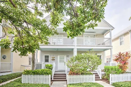 Waterfront Island Escape with Private Plunge Pool Отели в г. Duck Key