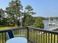 Sailor’s Choice @ Blackwell Point Marina. Pet friendly & boat slips available!