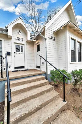 The Duet 1 BR- Just Steps from Baylor University and Minutes from The Silos 웨이코 컨벤션 센터 주변 호텔