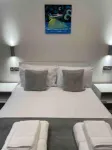 Discover the Ultimate Retreat, W/hot Tub, Unwind and Recharge-100mtr From Beach Hotels in 