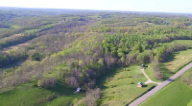Romantic getaway in Southeastern Ohio.  Family and pet friendly.