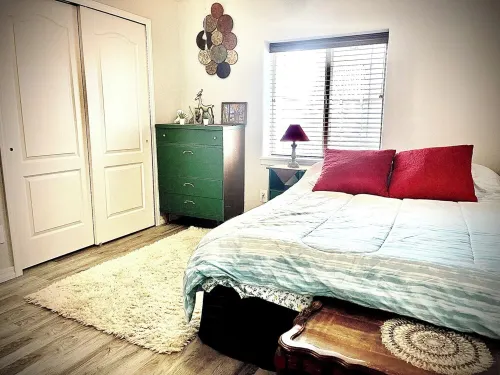 King and Queen Beds Suite->Self Entry->Smart TV >WiFi->