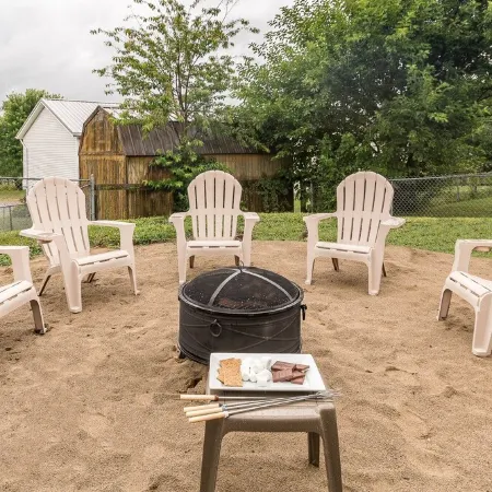 Fun 3 Bedroom Home with Gameroom near Ark!!