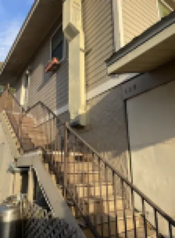 Kalua Lake Loft !   1 Bedroom - 1.5 Bath Overlooking Lake Dora