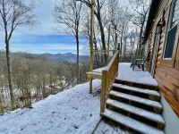 Modern Mountain Cabin: Spectacular Views @3100 ft.