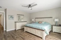 Luxurious & Comfy ~ 1 Block to Beach ~ ♛Royal Beds