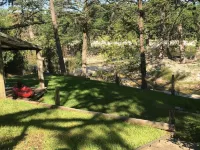 A perfect family vacation on the Frio River. Hotels in Real County