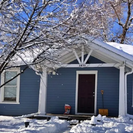 Hot tub, Quiet 3 Bedroom, Close to Downtown, WFH