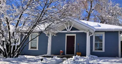 Hot tub, Quiet 3 Bedroom, Close to Downtown, WFH
