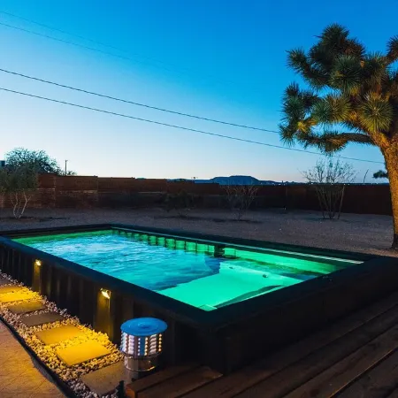 Casa Demesne + Container Pool + 10 Min to Joshua Tree National Park + Fire pit