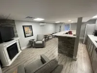 Modern, no street noise, central location!