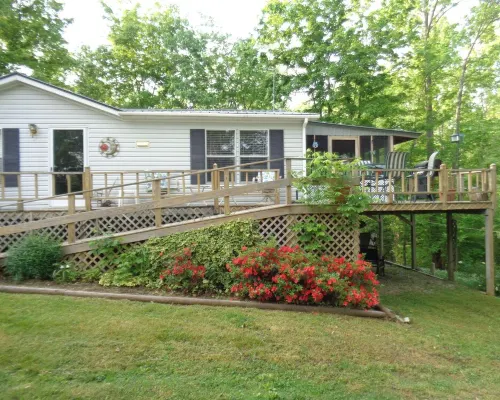 Beautiful cabin overlooking Crooked Creek on the Tennessee river Hotels in Perry County