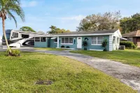 Cozy & Coastal Fort Pierce Pool home