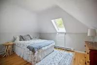 Lovely 3-bedroom downtown Portland apartment