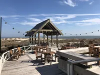 Renovated Luxury home Sumner’s Crescent Walk to Mikes Bites, E. Beach & Shoal’s
