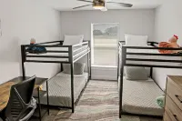 3BR/2BA home-3 min drive to Mineral Springs