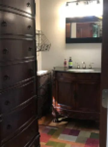 Minutes to HUNDREDS of wine tasting rooms/wineries!