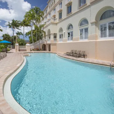 Hilton Naples Hotels near Walgreens
