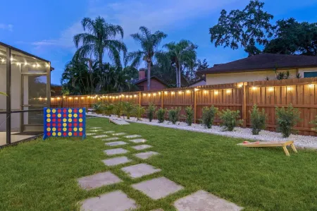 Backyard Games, Fire Pit, Heated Pool, Near Beach