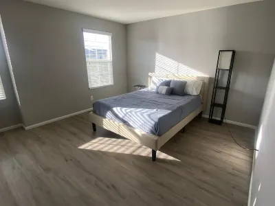 New&modern 4 bedroom house Hôtels à : 
