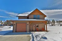 Have Fun/Relax in a Gorgeous Mountain Home, Well Equipped, Great Location