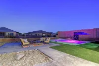 Estrella Mountain 5 Bdrm w/Views, Pool, and Games!