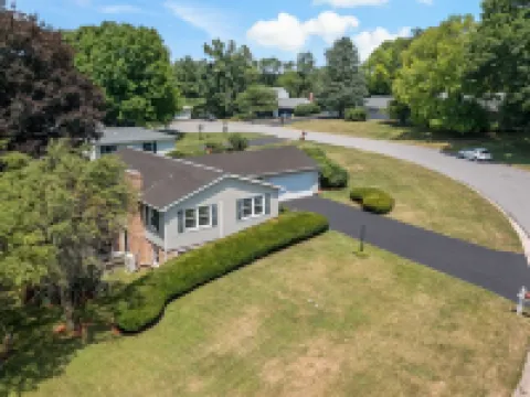 Comfortable & Spacious 5BD/3BA - Walk to State College HS and 5 min Uber to PSU Hotels in State College