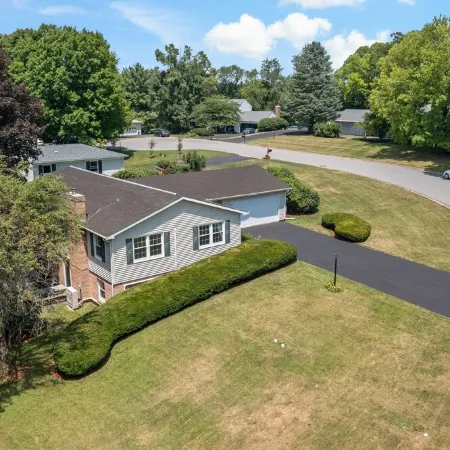 Comfortable & Spacious 5BD/3BA - Walk to State College HS and 5 min Uber to PSU