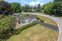 Comfortable & Spacious 5BD/3BA - Walk to State College HS and 5 min Uber to PSU Hotels near beaver stadium