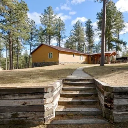 Black Hills Cabin Located Off The Beaten Path Perfect For Some R&R at Miners!