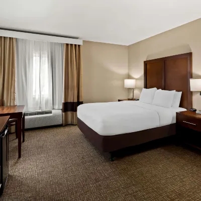 Comfort Inn Hotels near Tumamoc Hill