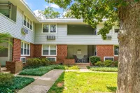Comfortable and Quiet Condo near the Village and NC State