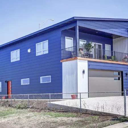 Modern King Suite  Full Kitchen + Washer/Dryer Near Civic Center & Rushmore Mall