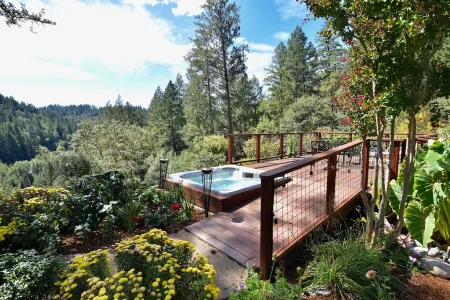 Secluded Luxury Wine Country Home in the hills of west Sonoma County. Sleeps 10.