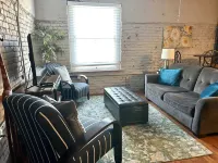 Cozy loft in the ❤️ of DT Lynchburg!